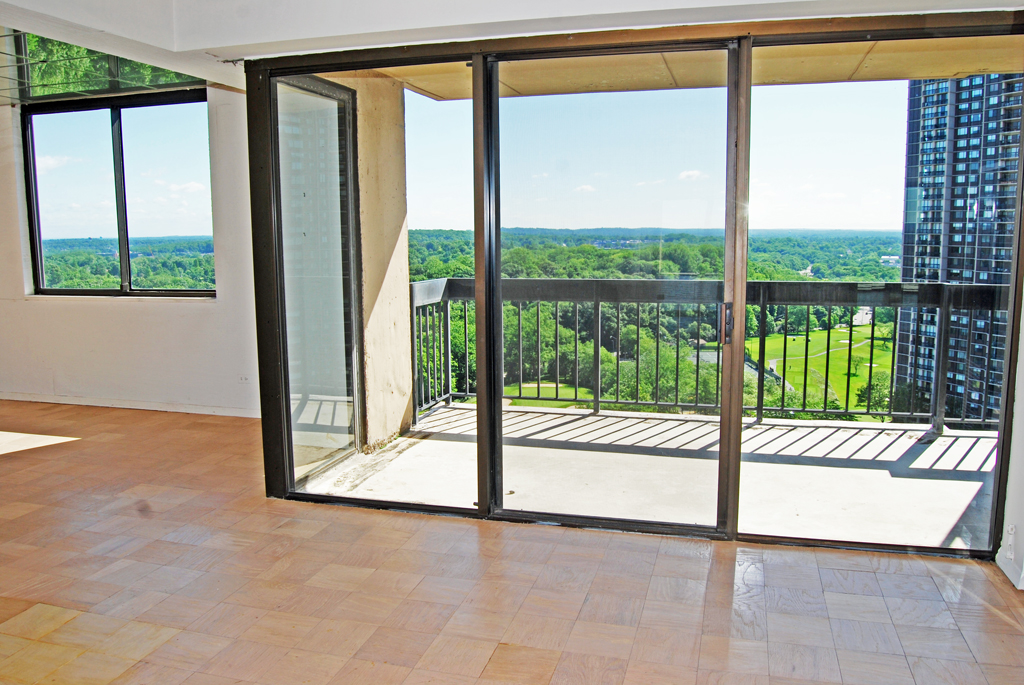 North Shore Towers Apartment