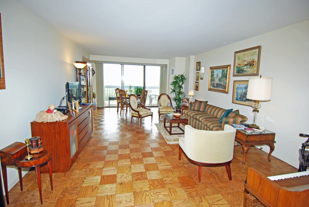 North Shore Towers Apartment