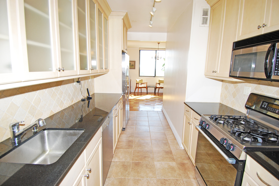 North Shore Towers Apartment