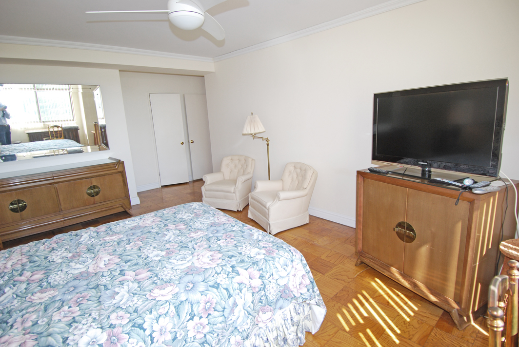 North Shore Towers Apartment