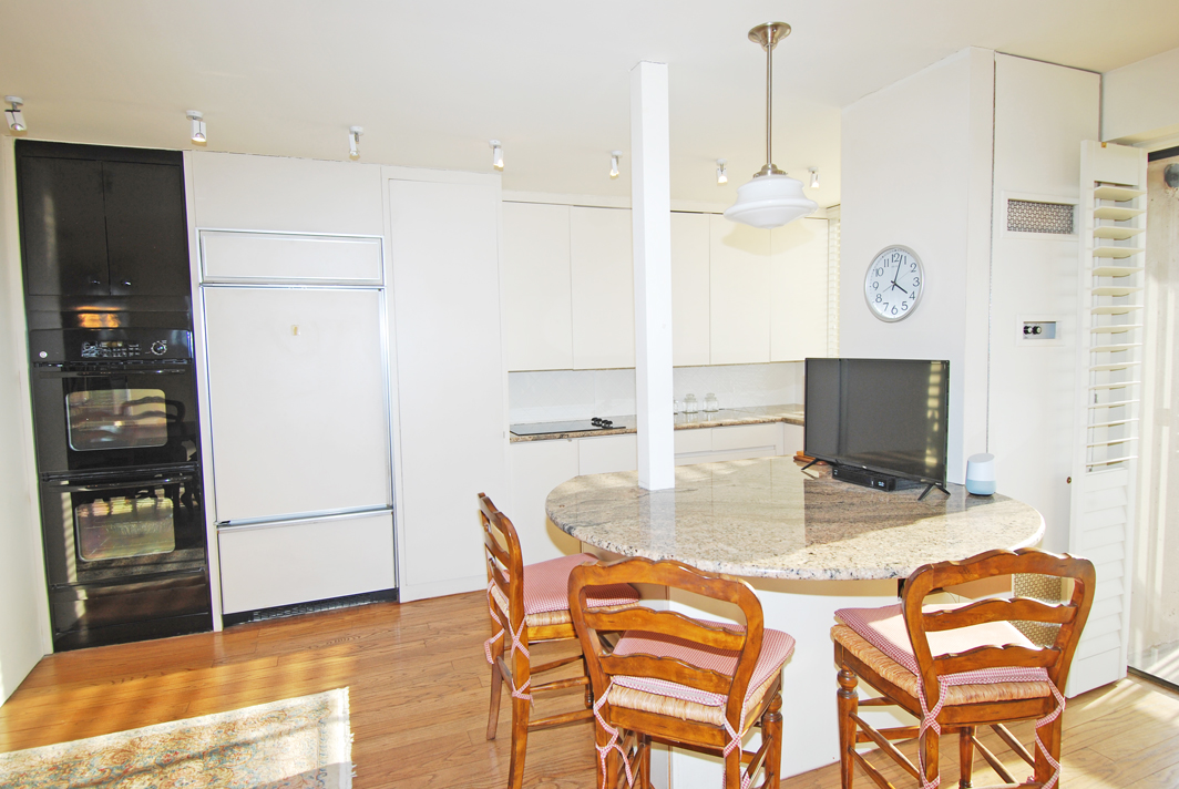 North Shore Towers Apartment