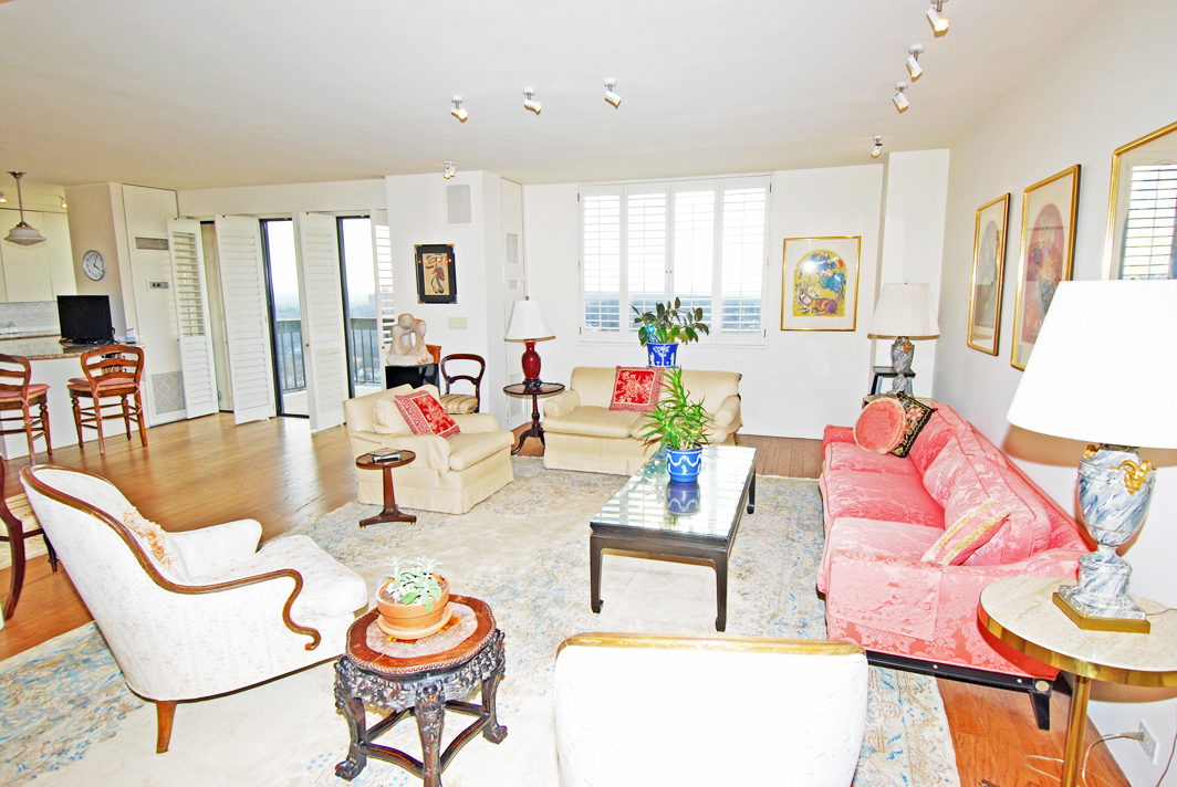 North Shore Towers Apartment