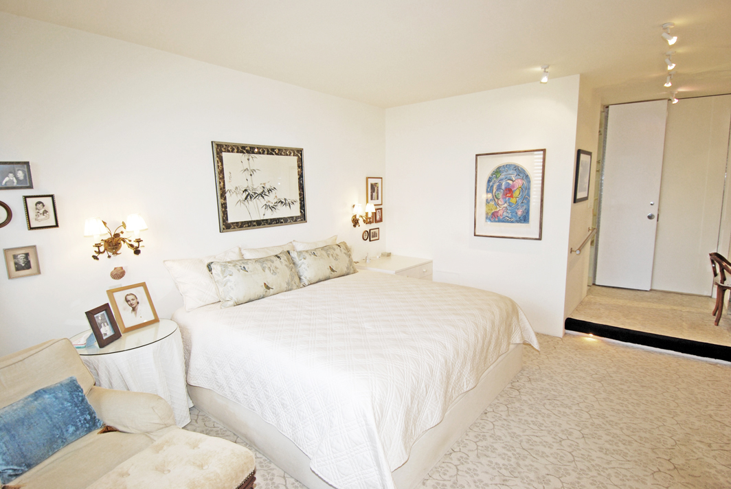 North Shore Towers Apartment