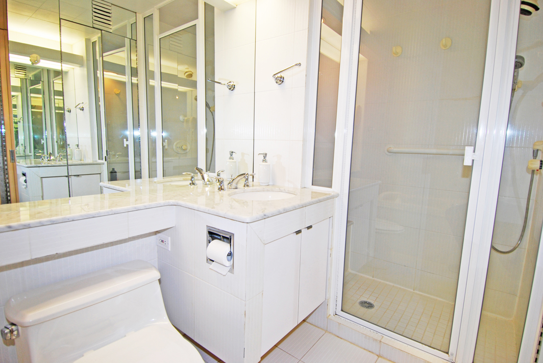 North Shore Towers Apartment