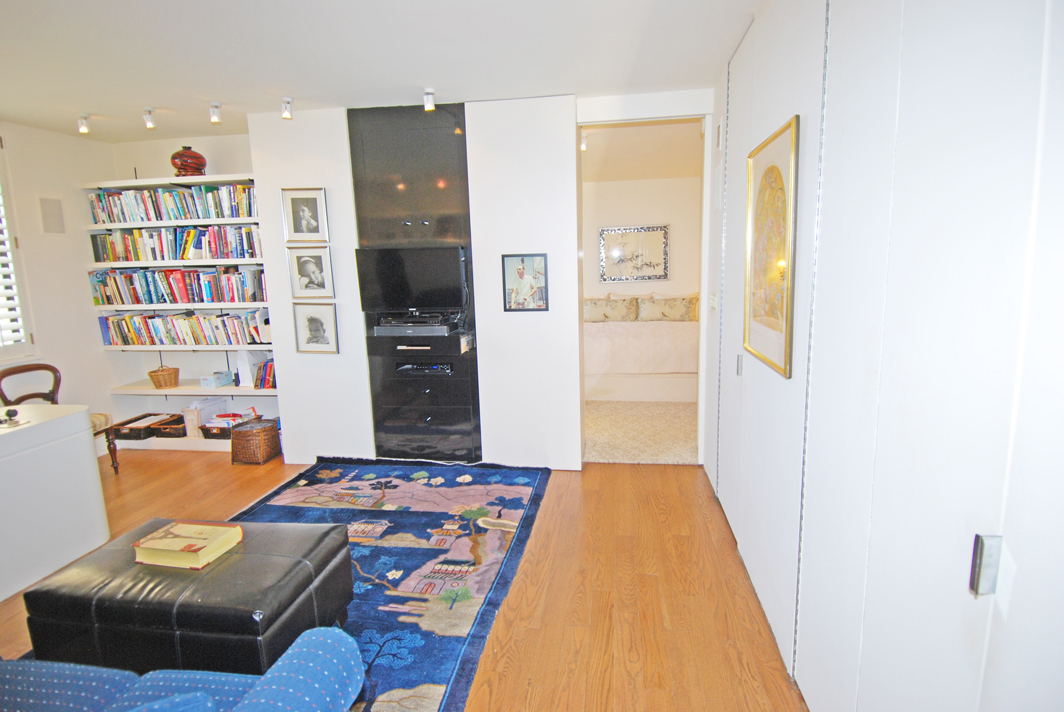 North Shore Towers Apartment