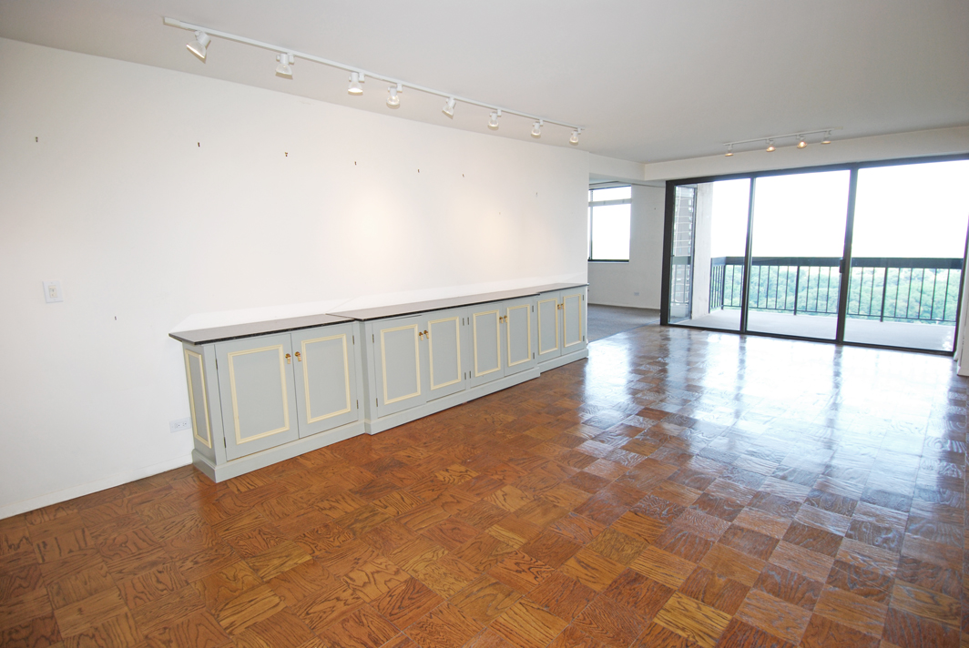 North Shore Towers Apartment