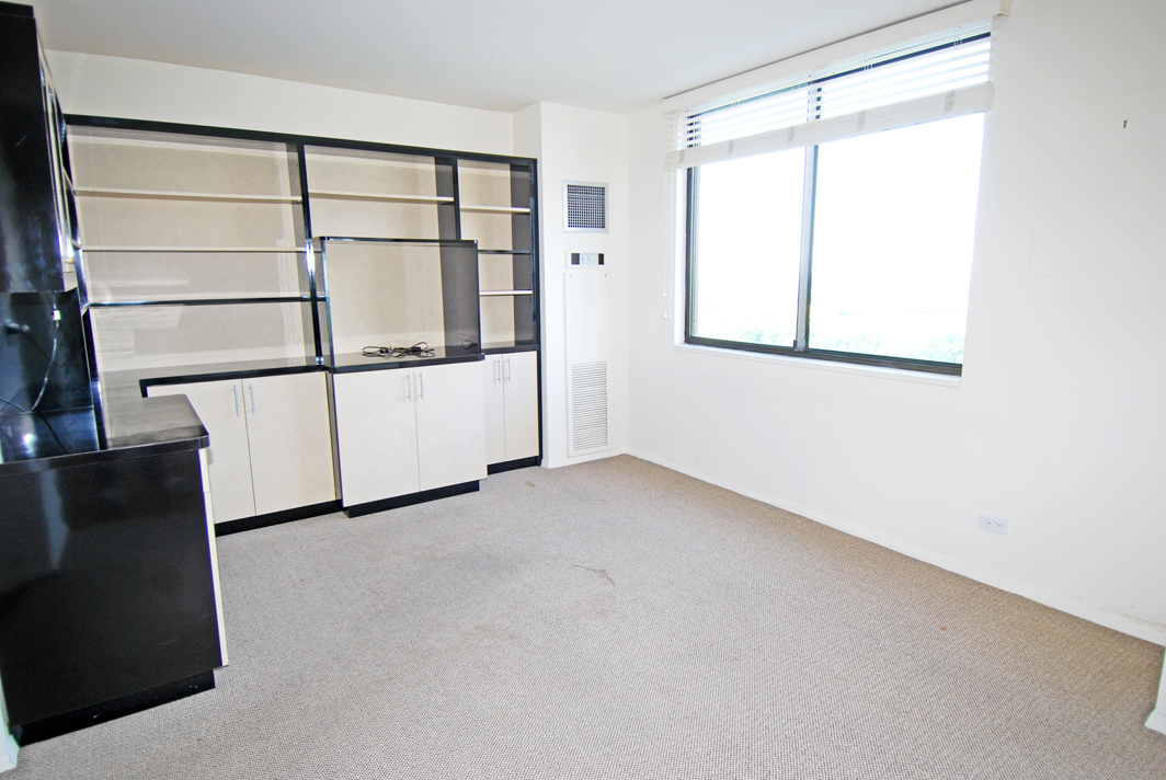 North Shore Towers Apartment