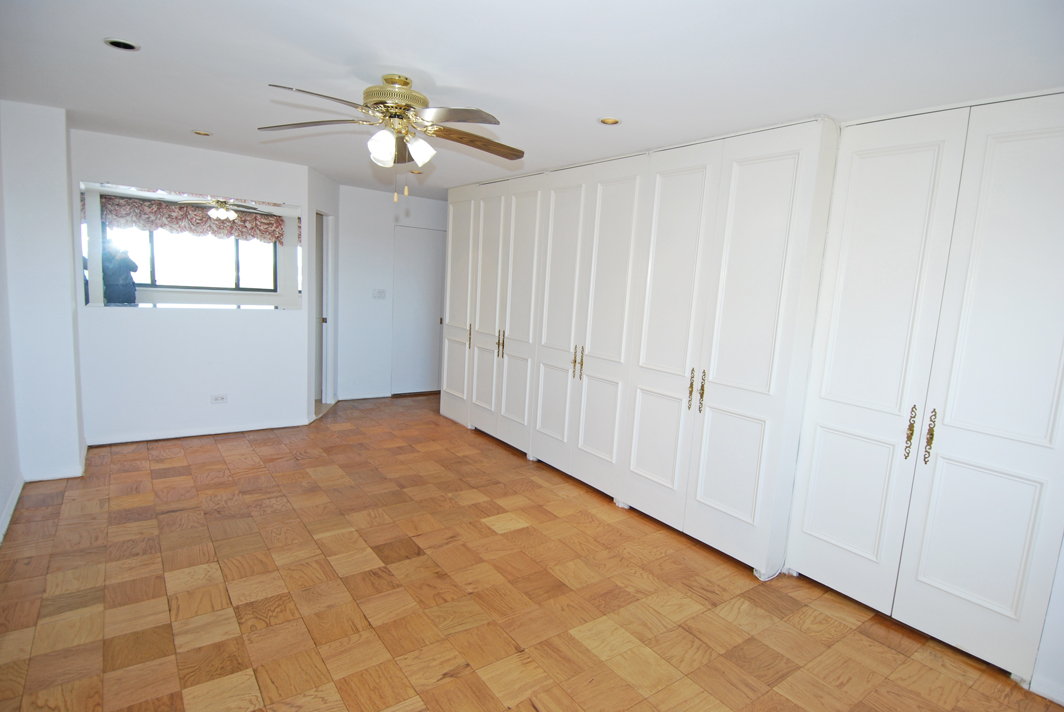 North Shore Towers Apartment