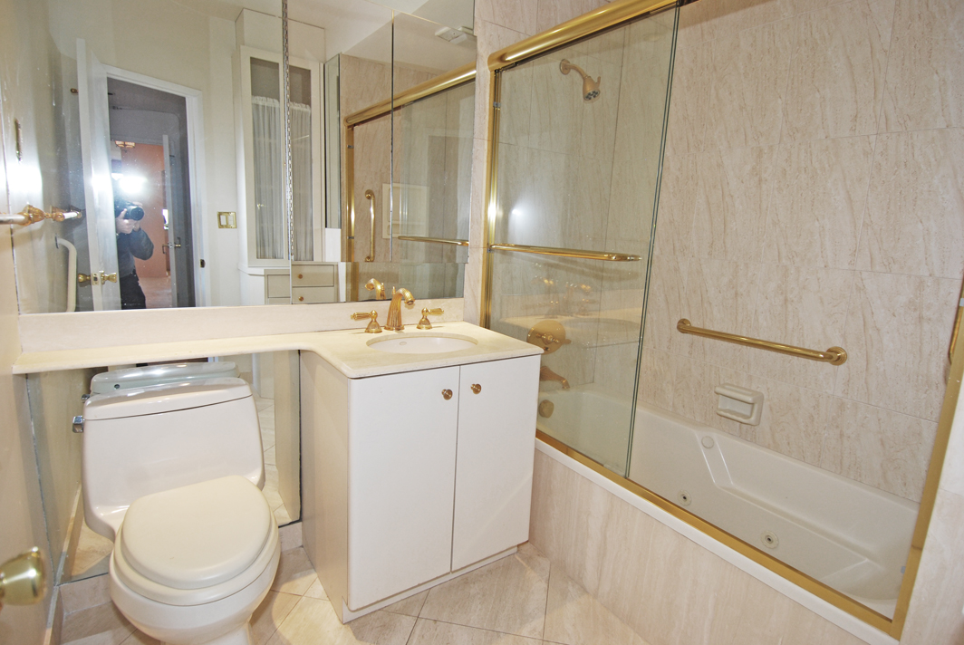 North Shore Towers Apartment