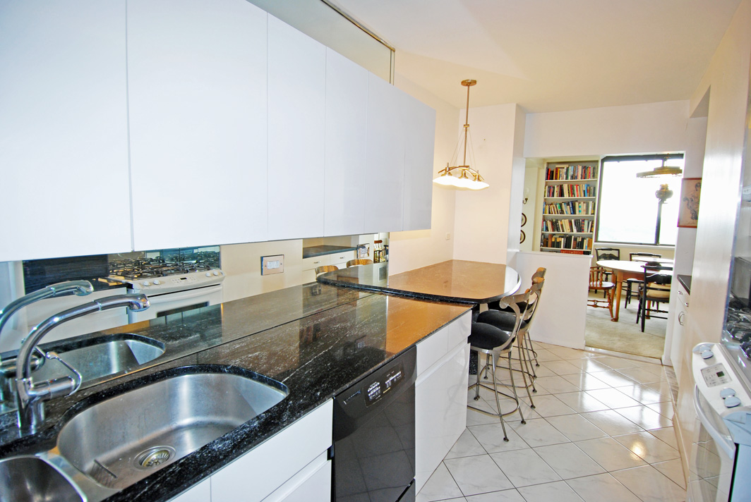 North Shore Towers Apartment