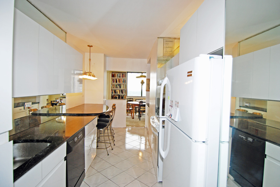 North Shore Towers Apartment