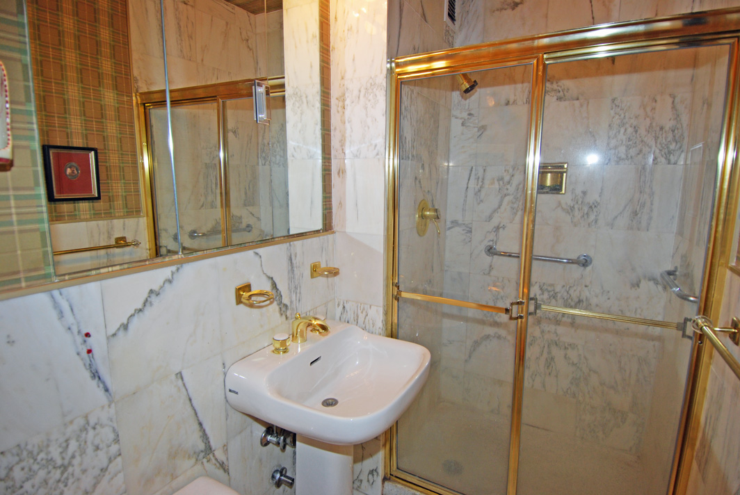 North Shore Towers Apartment