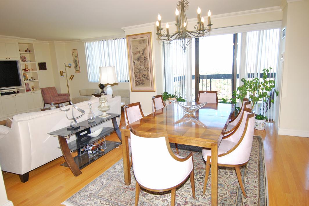 North Shore Towers Apt.