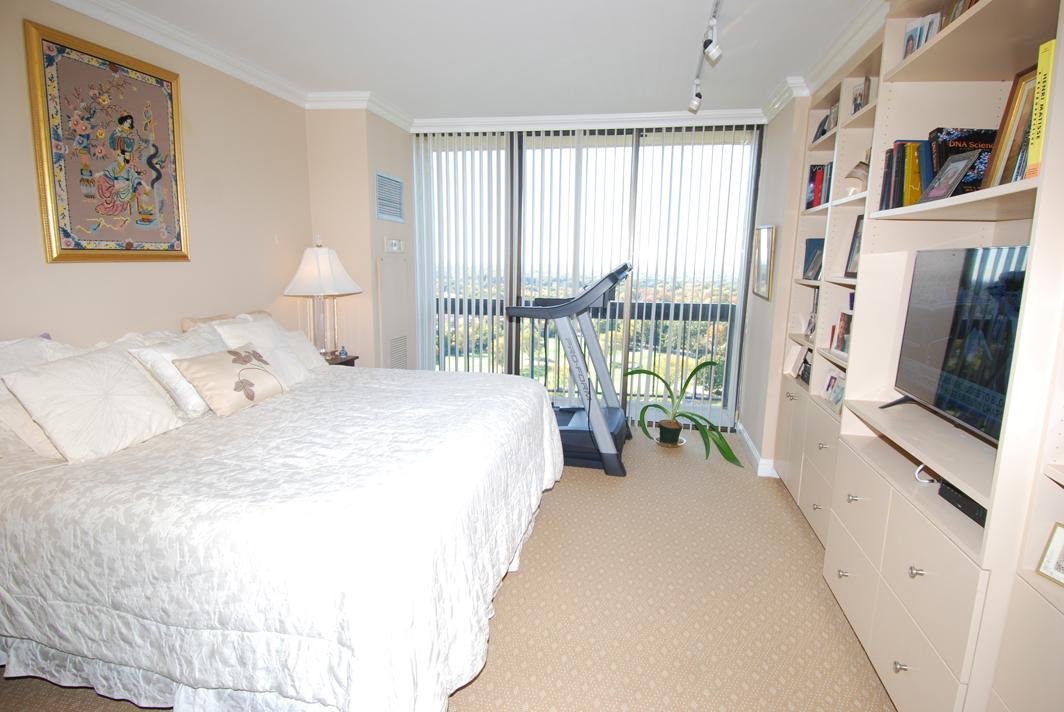 North Shore Towers Apt.