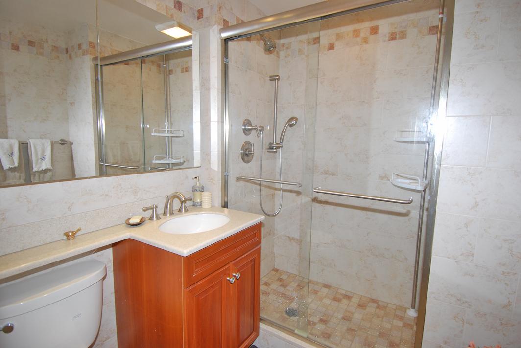 North Shore Towers Apt.