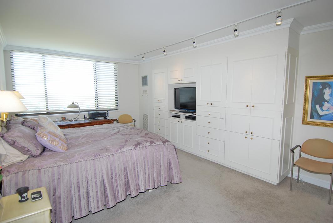 North Shore Towers Apt.