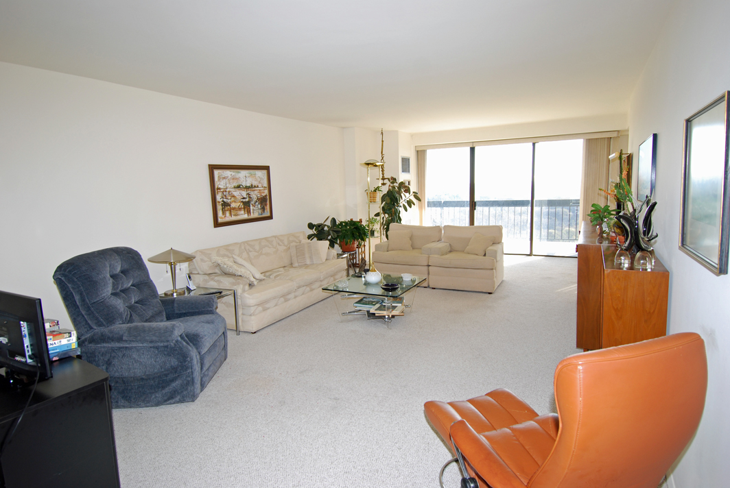 North Shore Towers Apartment