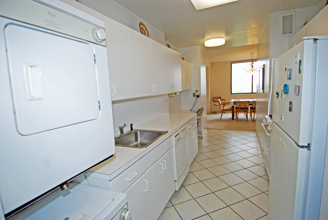 North Shore Towers Apartment