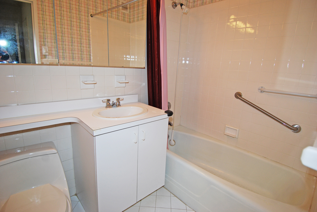 North Shore Towers Apartment