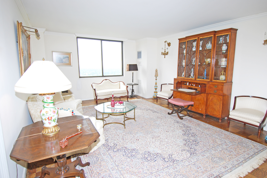 North Shore Towers Apartment