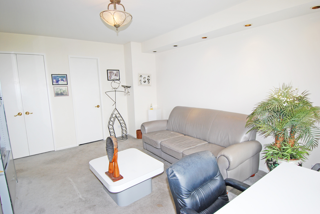 North Shore Towers Apartment