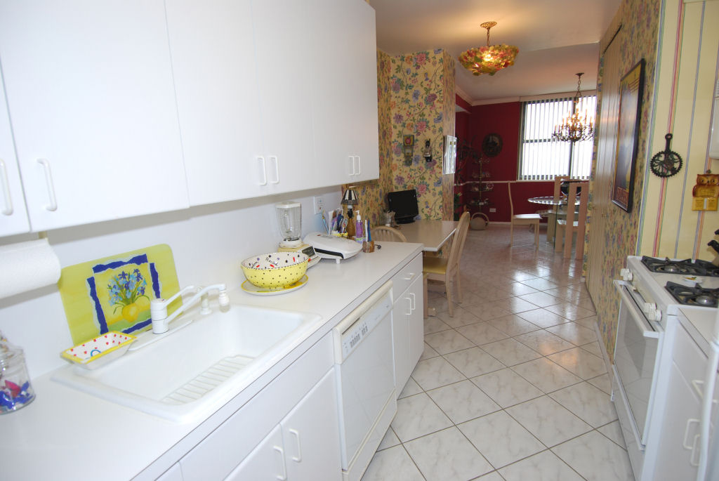 North Shore Towers Apt.