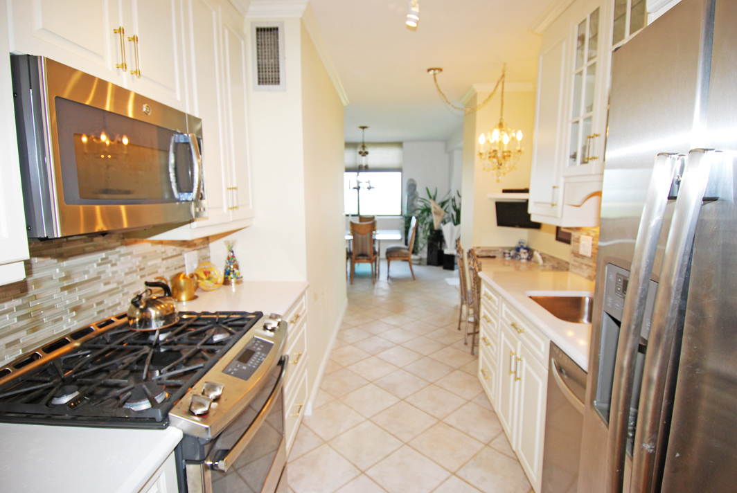 North Shore Towers Apartment