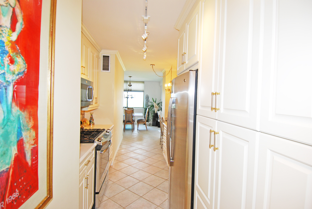 North Shore Towers Apartment