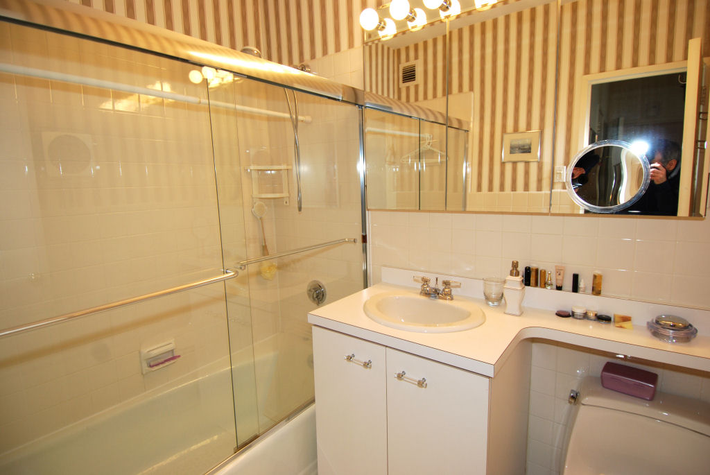 North Shore Towers Apartment