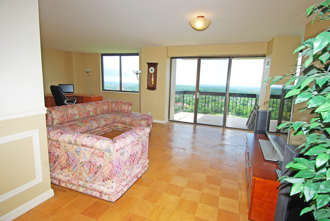 North Shore Towers Apt.