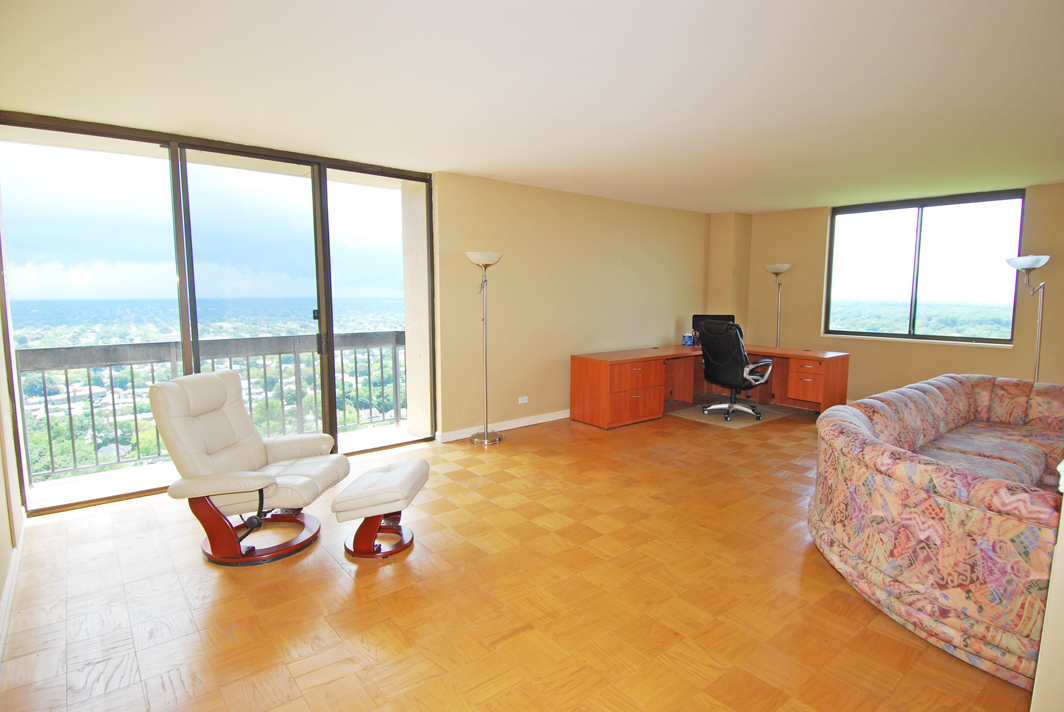 North Shore Towers Apt.