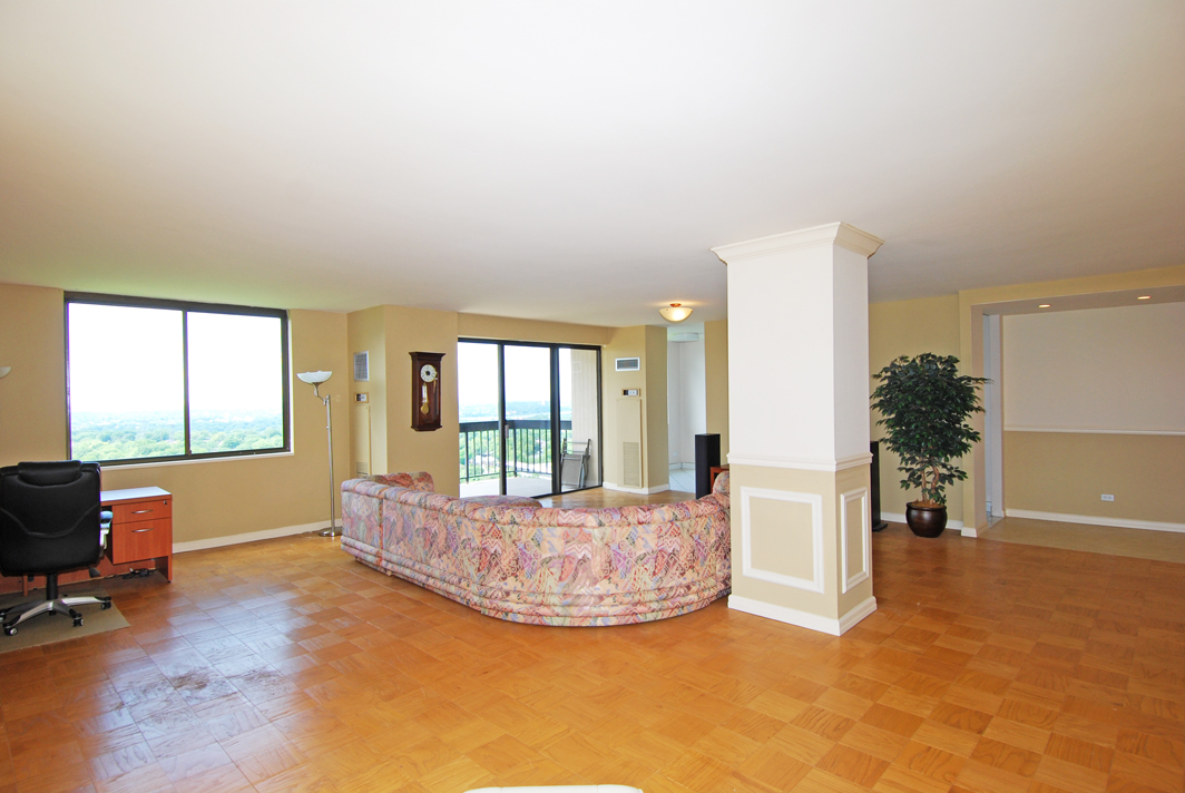 North Shore Towers Apt.