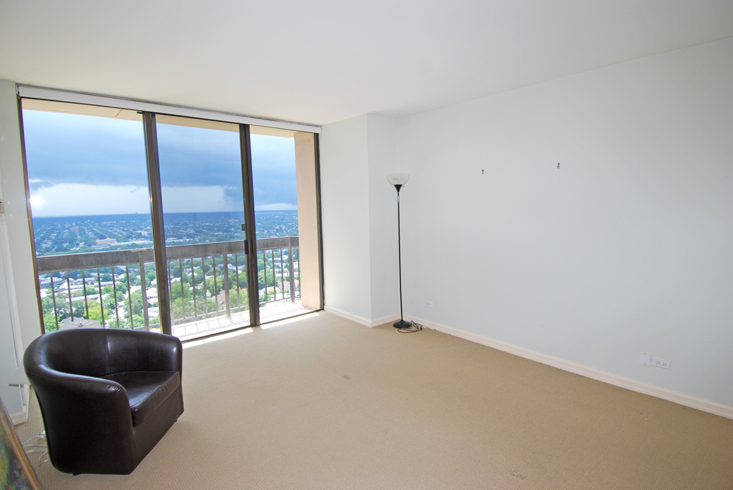 North Shore Towers Apt.