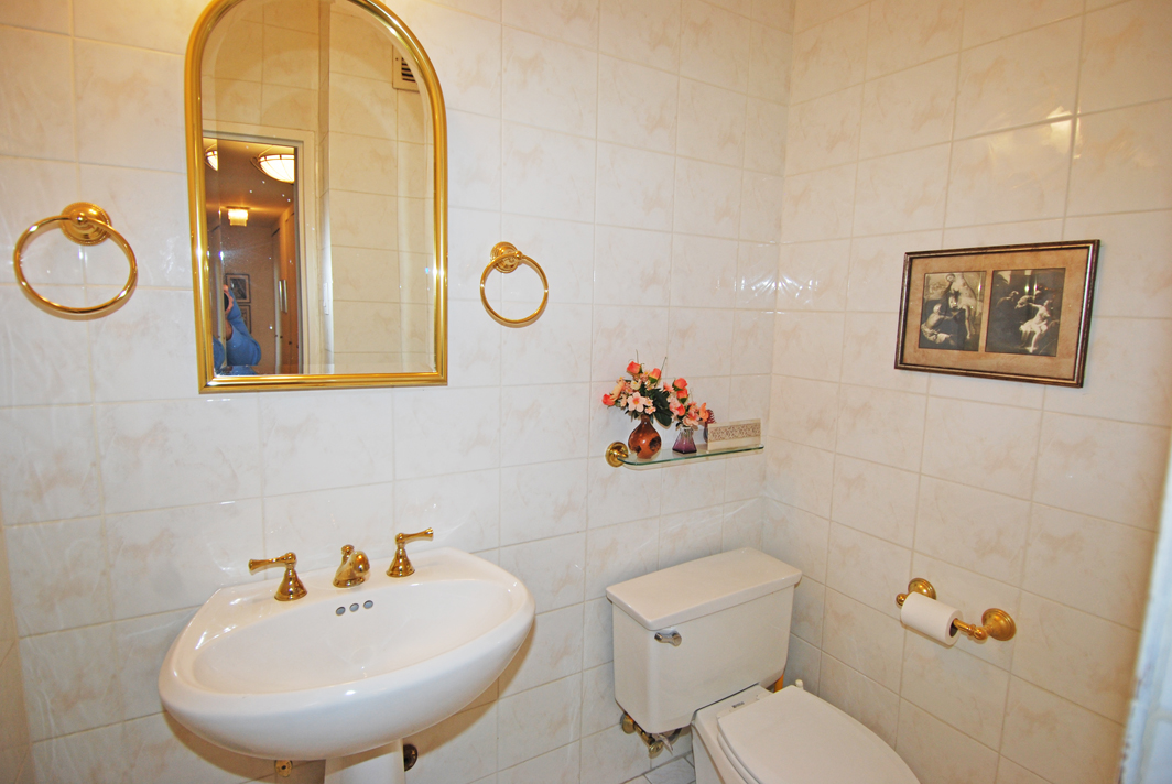 North Shore Towers Apartment