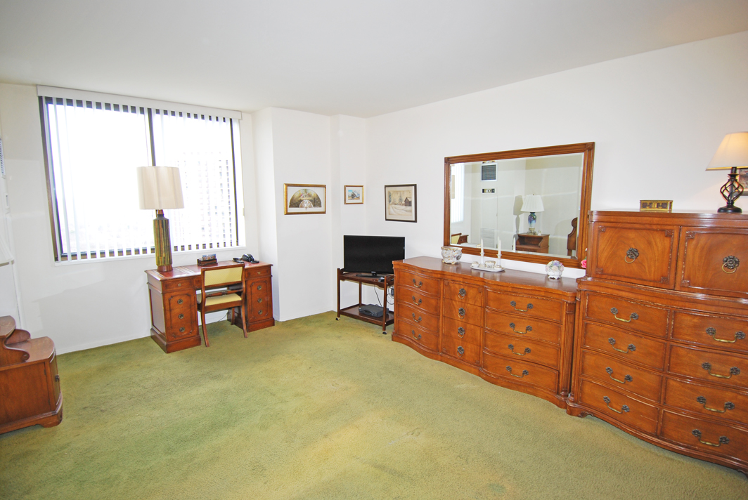 North Shore Towers Apartment