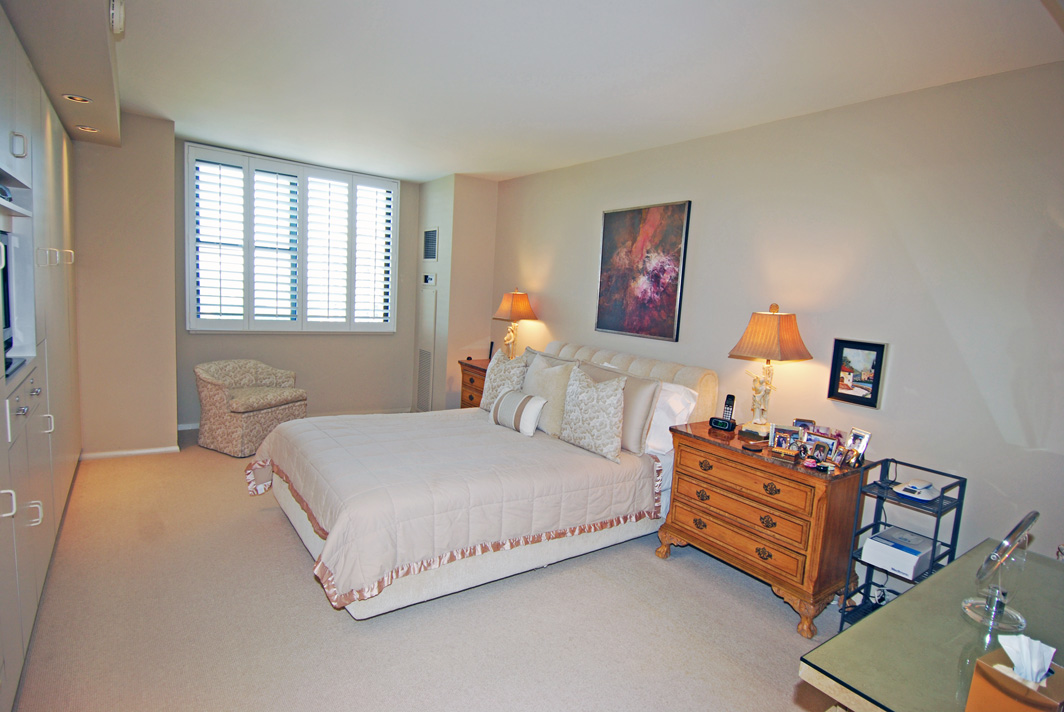 North Shore Towers Apartment