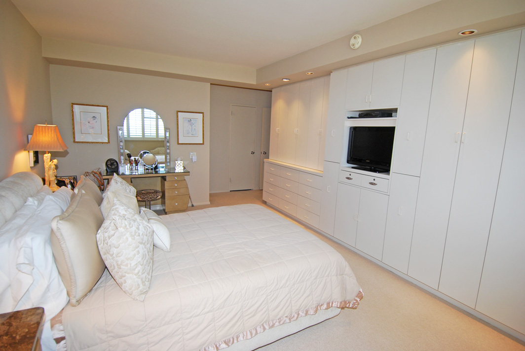 North Shore Towers Apartment