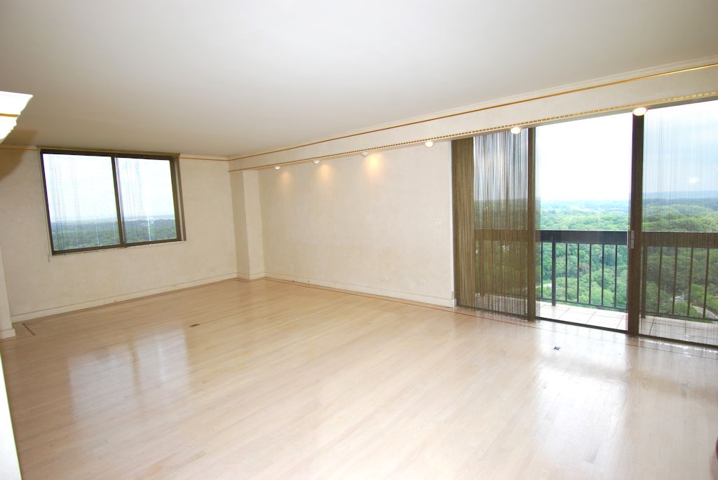 North Shore Towers Apartment