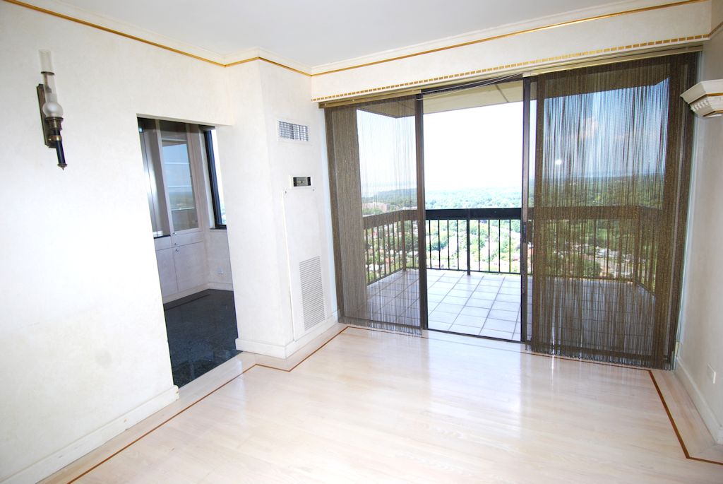 North Shore Towers Apartment