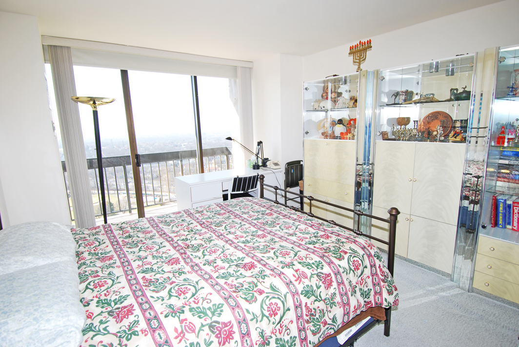 North Shore Towers Apartment