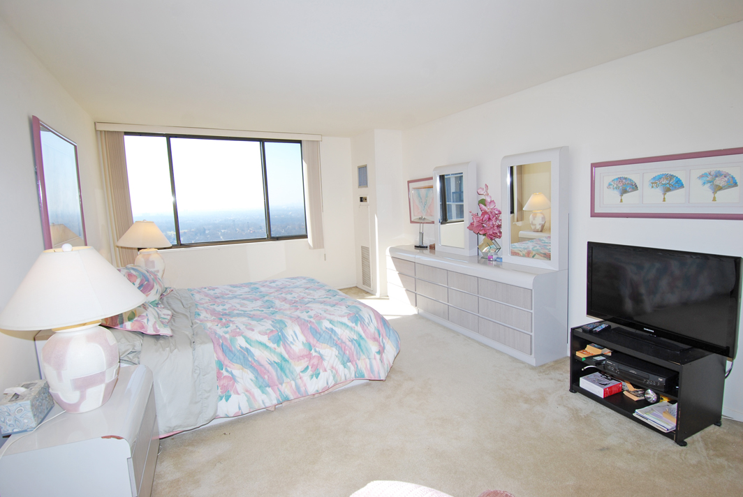 North Shore Towers Apartment