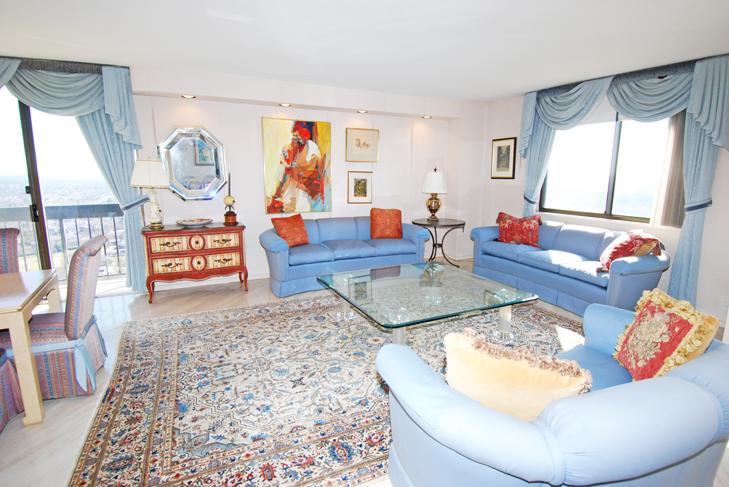 North Shore Towers Apartment