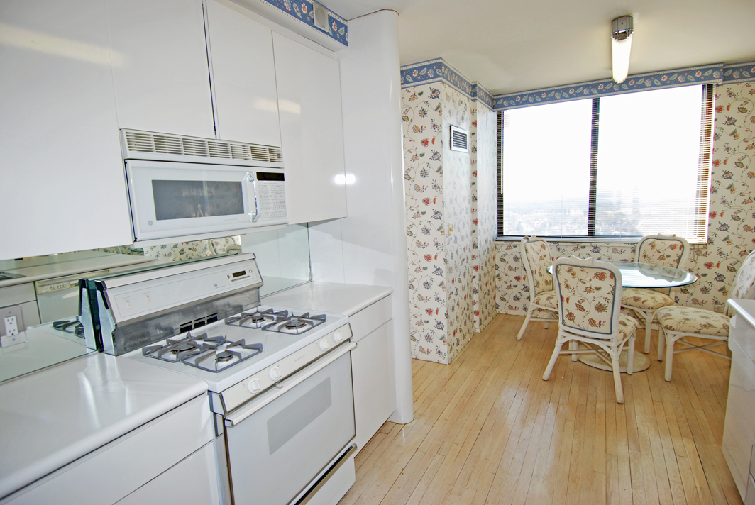 North Shore Towers Apartment