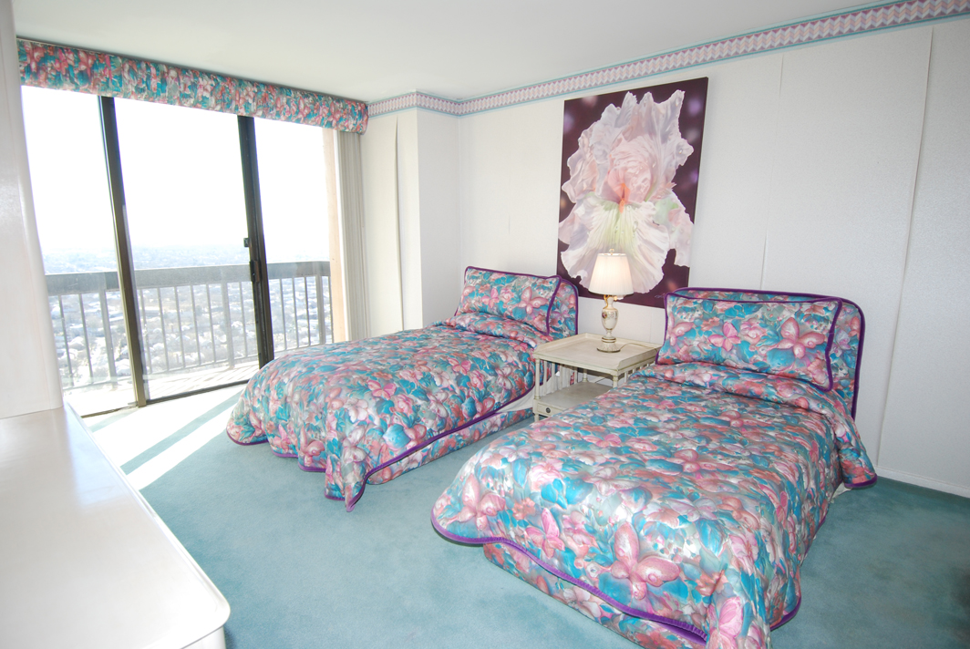 North Shore Towers Apartment