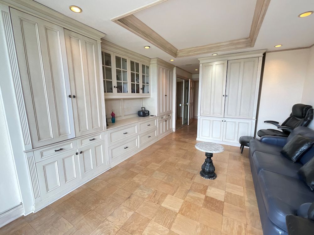 North Shore Towers Apartment