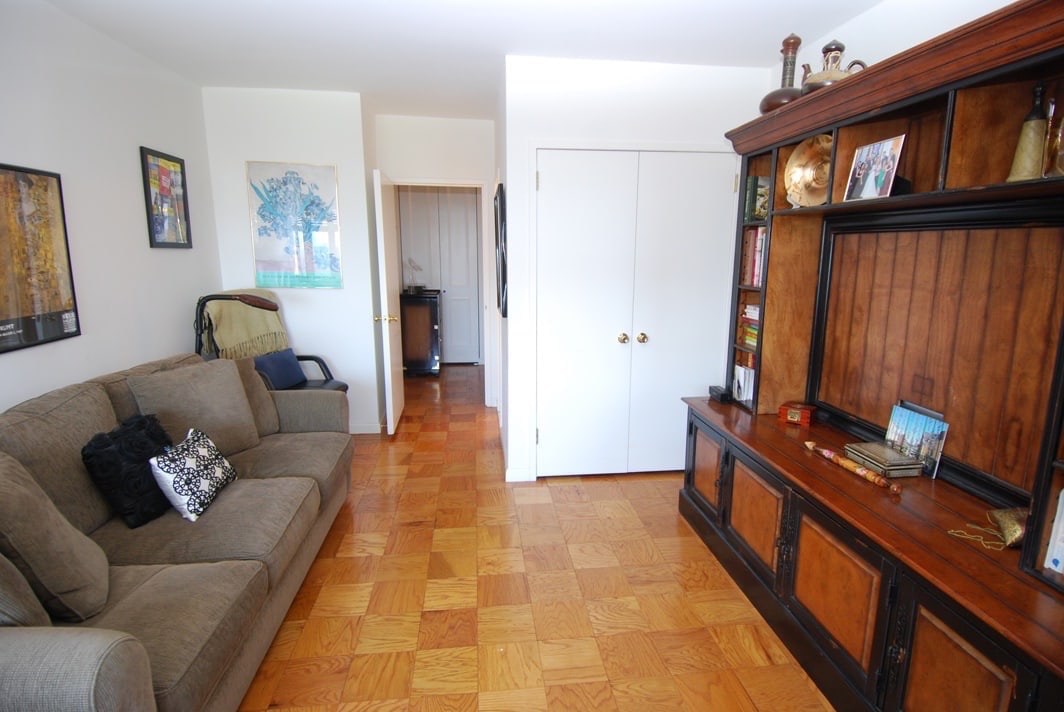 North Shore Towers Apt.