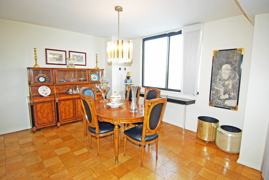 North Shore Towers Apartment