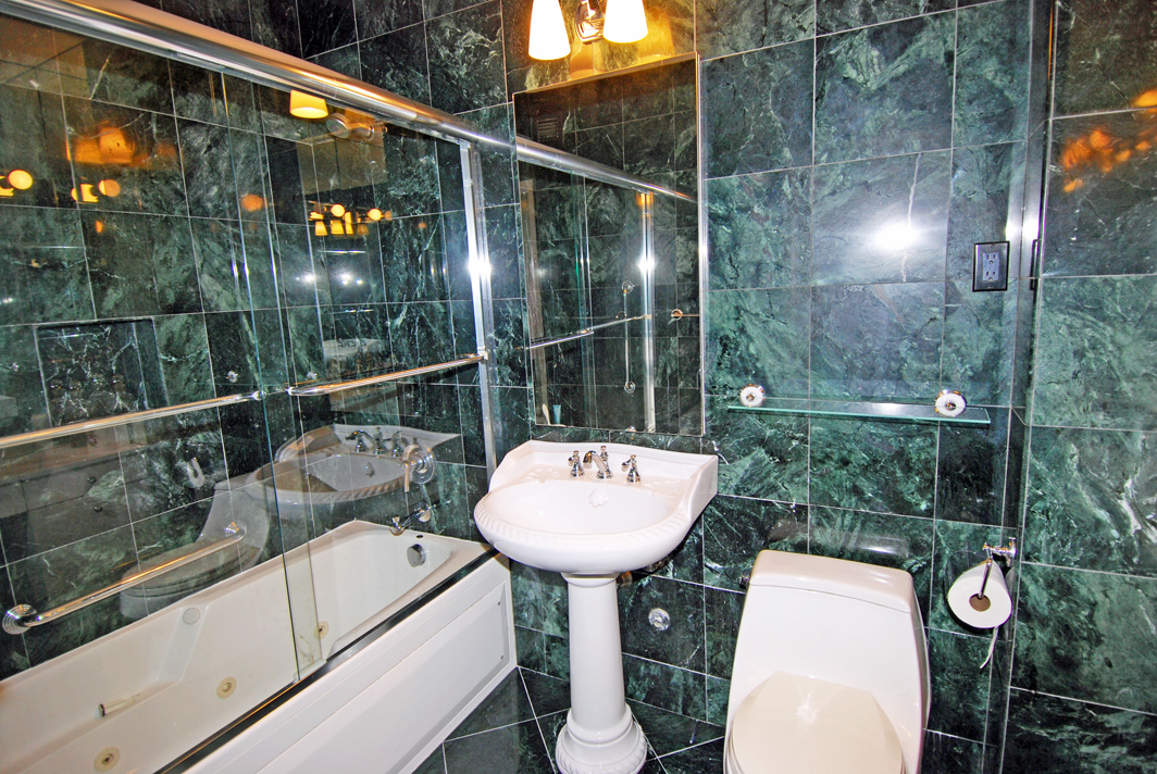 North Shore Towers Apartment