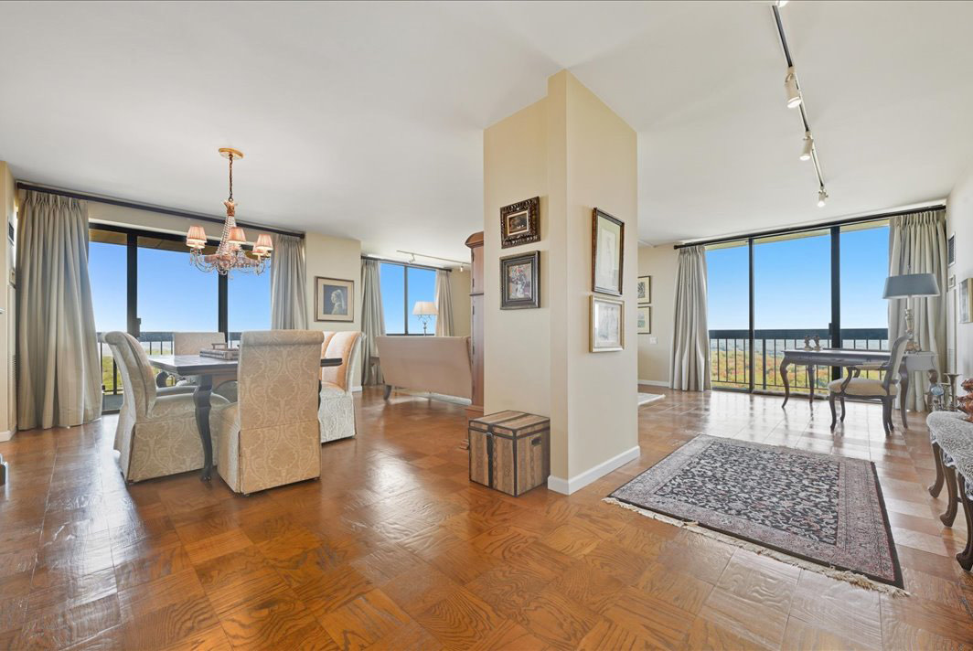 North Shore Towers Apt.