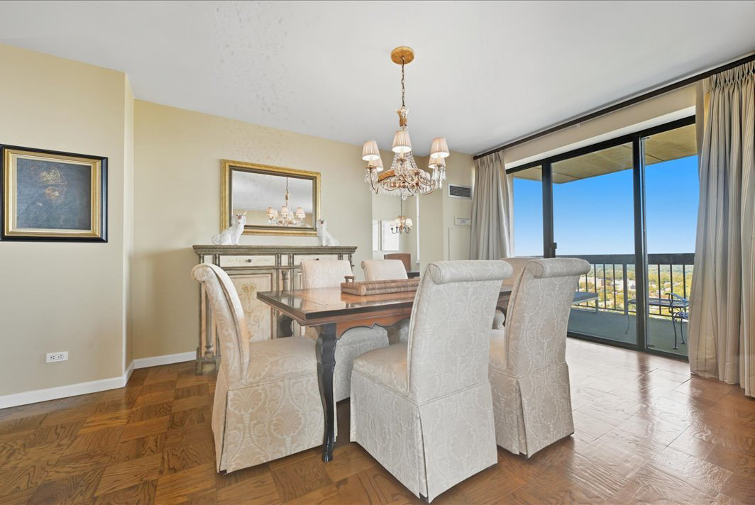 North Shore Towers Apt.